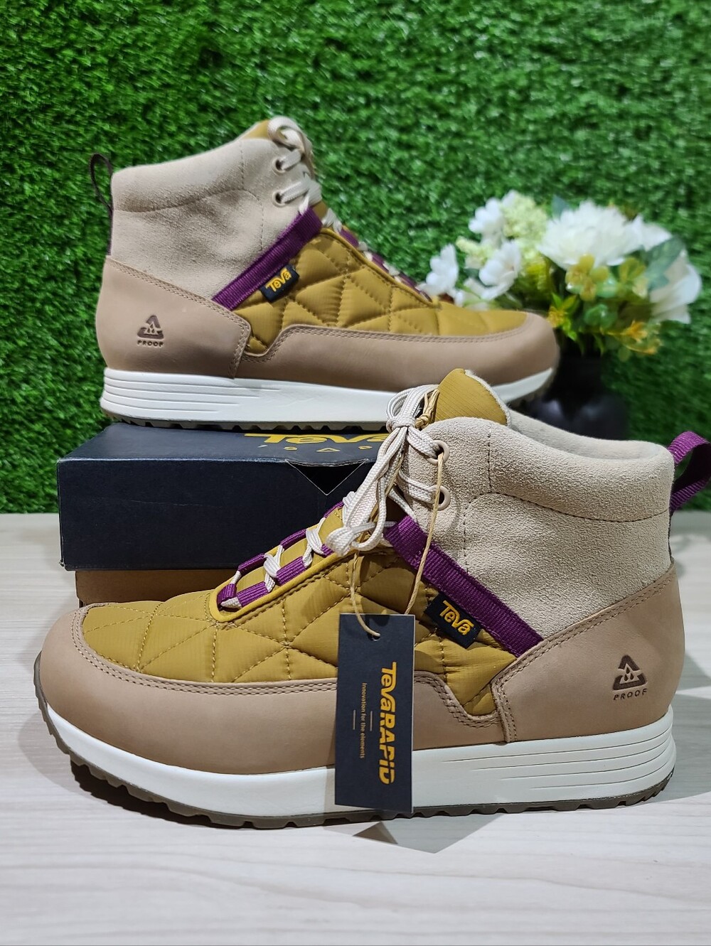 Teva Ember Commute Waterproof Boots - Sesame/Medallion US Women's 8.5 NEW